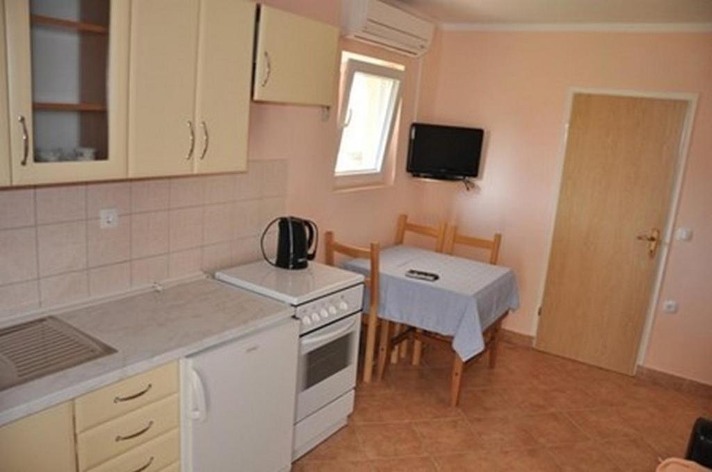Apartments With A Parking Space Lopar, Rab - 16680 Ngoại thất bức ảnh