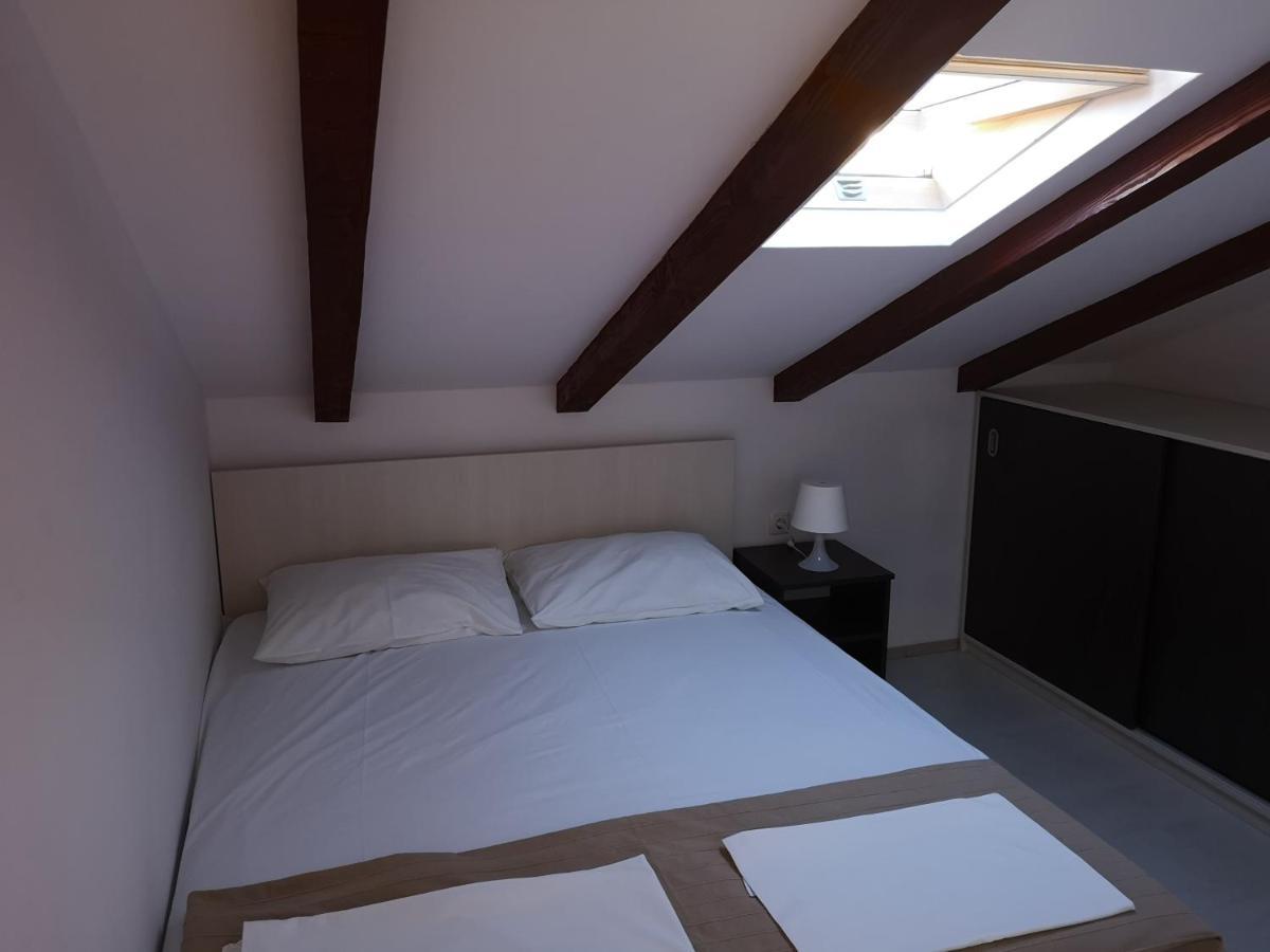 Apartments With A Parking Space Lopar, Rab - 16680 Ngoại thất bức ảnh