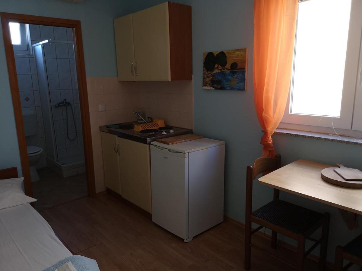 Apartments With A Parking Space Lopar, Rab - 16680 Ngoại thất bức ảnh
