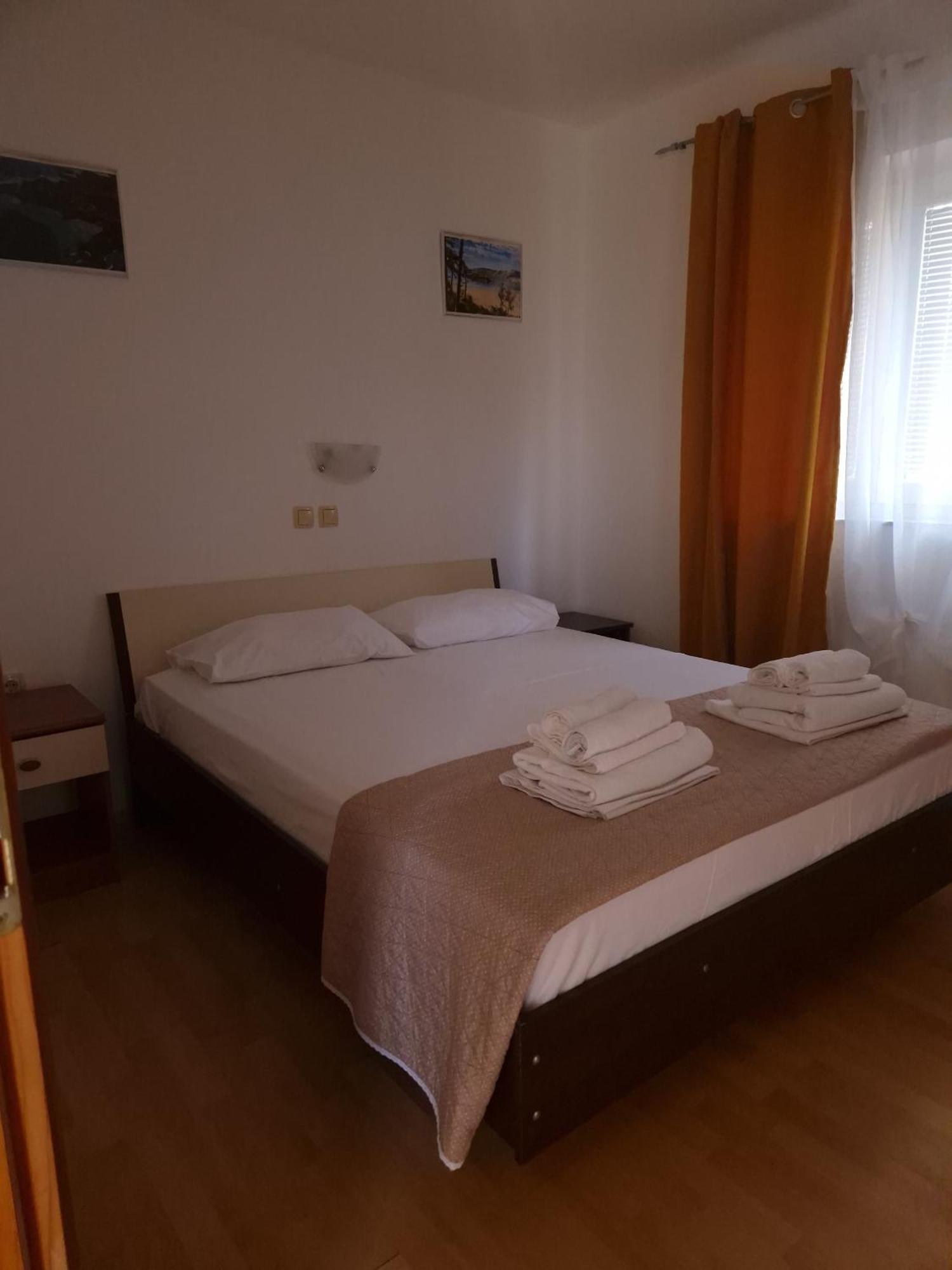 Apartments With A Parking Space Lopar, Rab - 16680 Ngoại thất bức ảnh