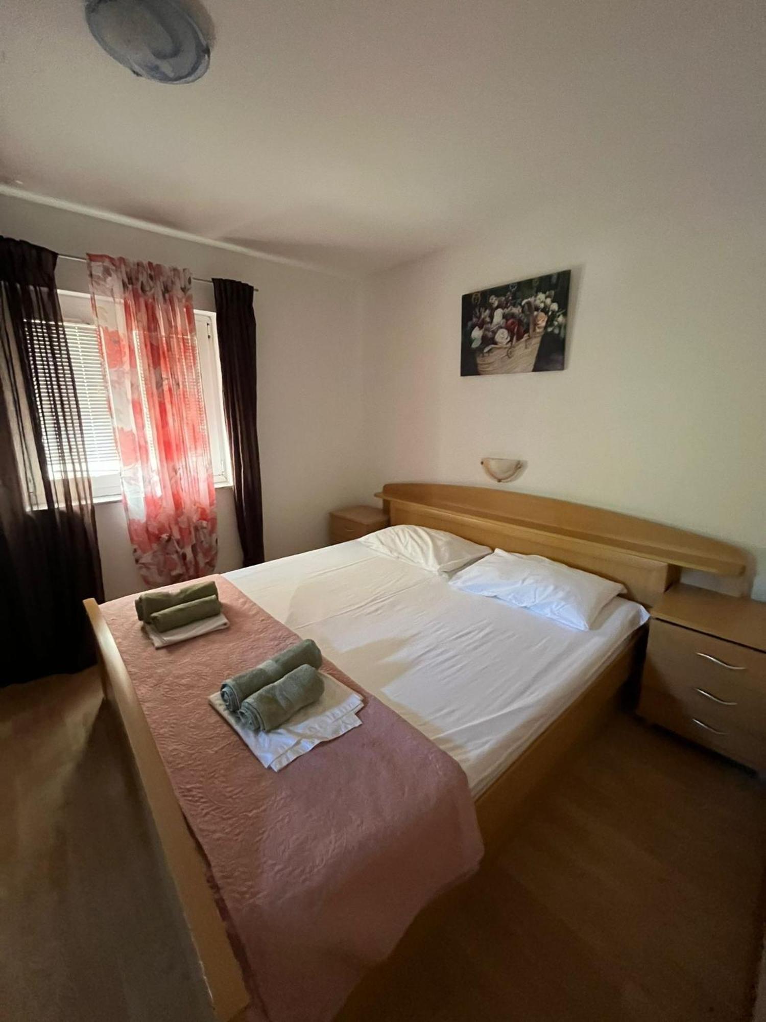 Apartments With A Parking Space Lopar, Rab - 16680 Ngoại thất bức ảnh