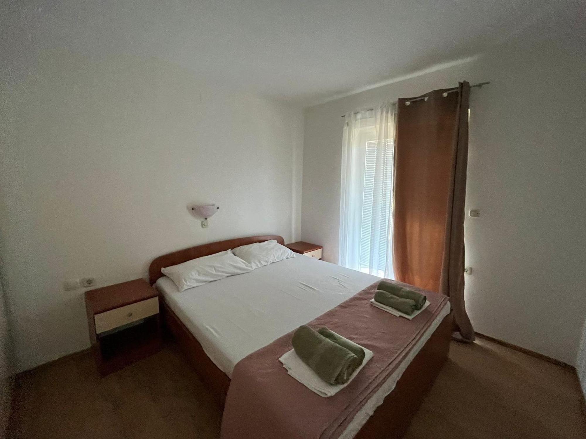 Apartments With A Parking Space Lopar, Rab - 16680 Ngoại thất bức ảnh